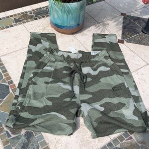 PINK Victoria’s Secret Camouflage Track Pants XS LOGO